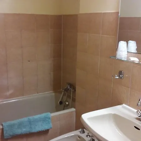 فندق Village Le Savoy رون - ألب